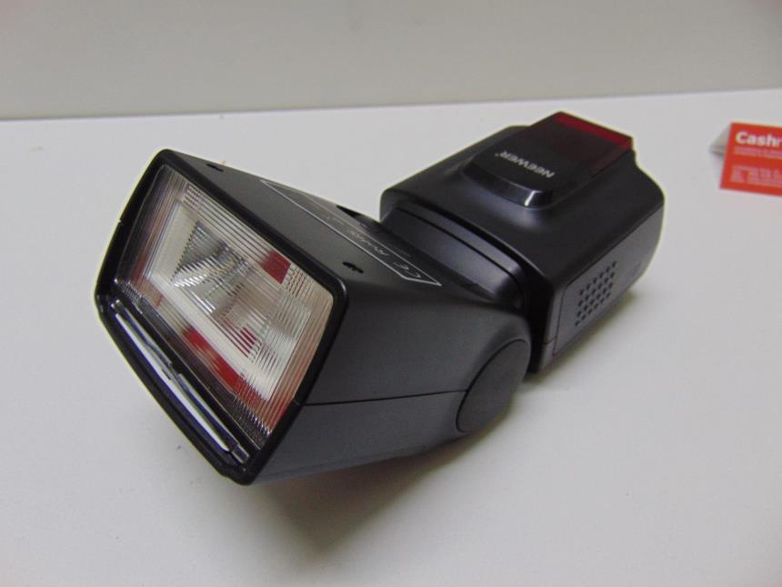 FLASH CON CAJA Y FUNDA SEMINUEVO