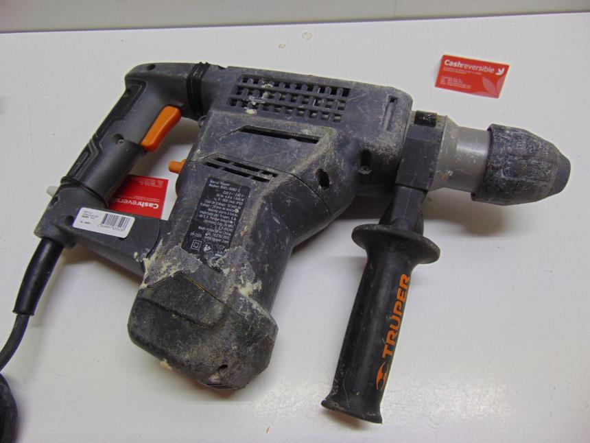 MARTILLO DEMOLEDOR CON ACCESORIOS Y BOLSA