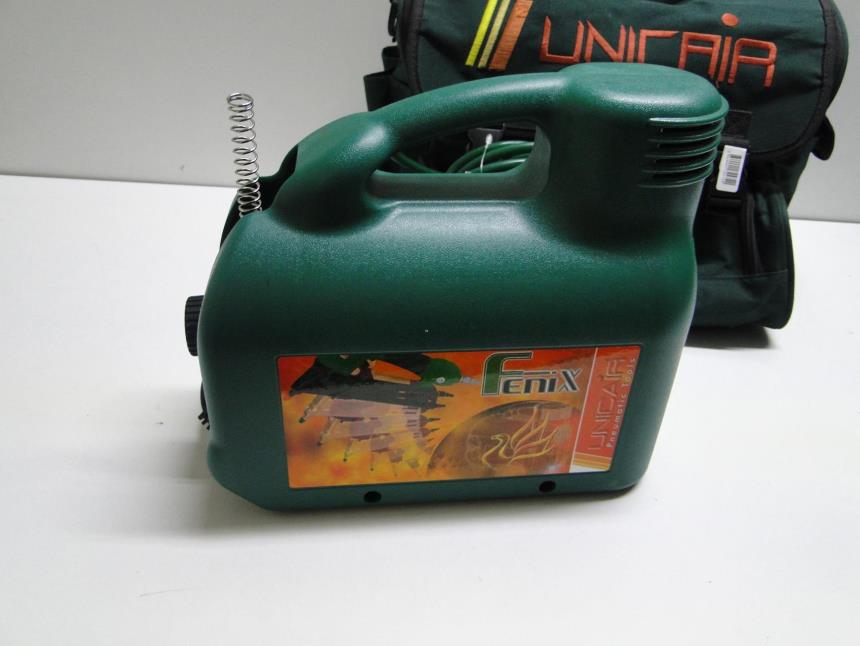 COMPRESOR COMPACTO CON MOCHILA SEMINUEVO