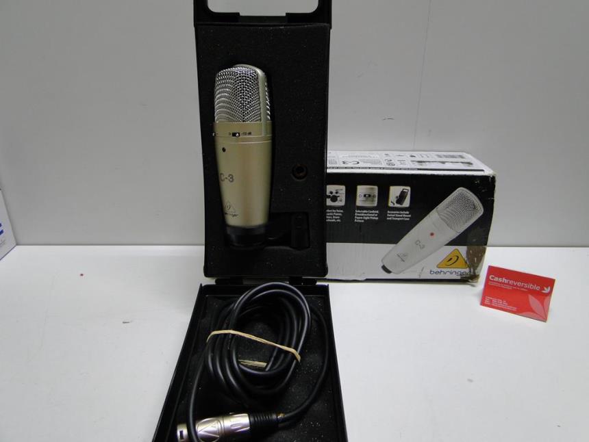 MICROFONO CON CAJA Y CABLE XLR