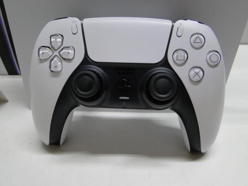 PS5 SLIM DIGITAL CON MANDO Y CAJA