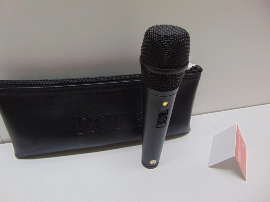 articulos_imagen1_154669-1.jpg MICROFONO PROFESIONAL CON FUNDA Y CAJA