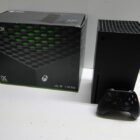 XBOX SERIES X CON MANDO Y CAJA