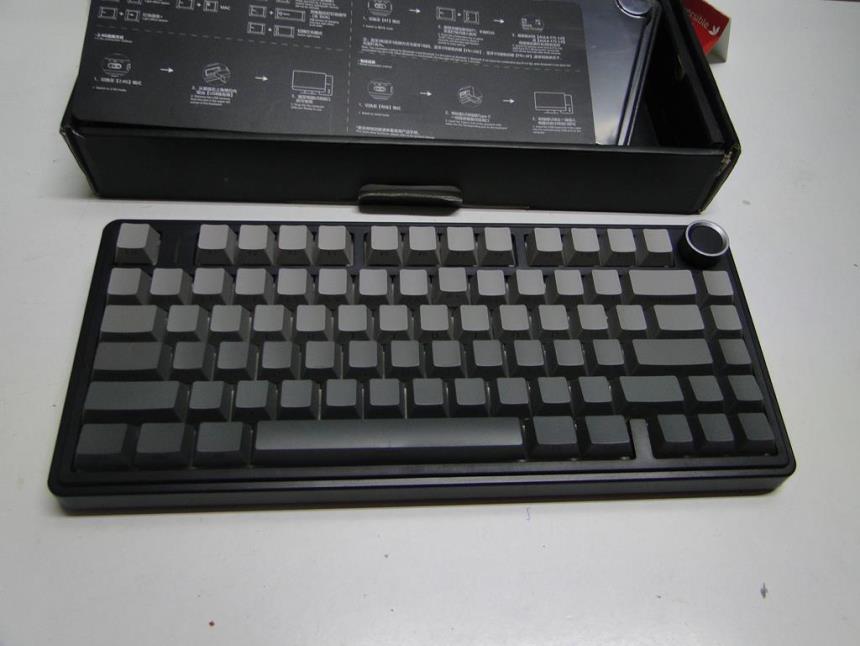 articulos_imagen1_180865-1.jpg TECLADO MECANICO GAMING CON CAJA
