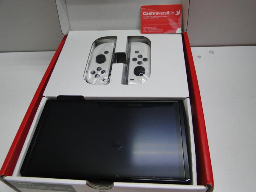 NINTENDO SWITCH OLED CON CAJA Y JUEGO 51 GAMES