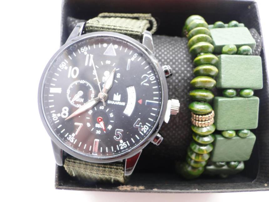 RELOJ CON CAJA Y PULSERAS