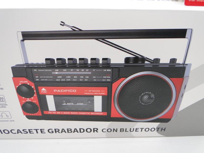 RADIOCASETTE GRABADOR CON CAJA NUEVO