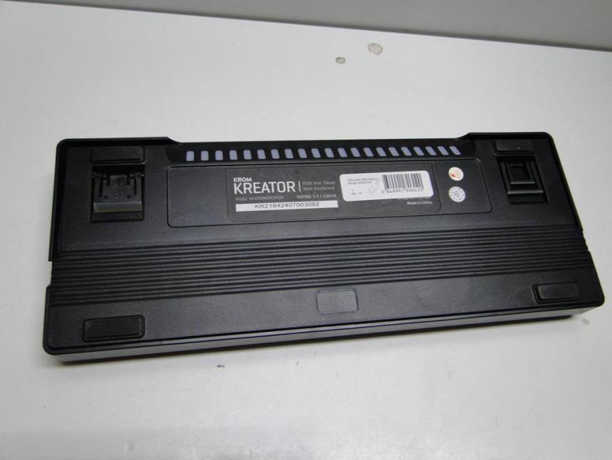 TECLADO MECANICO SEMINUEVO