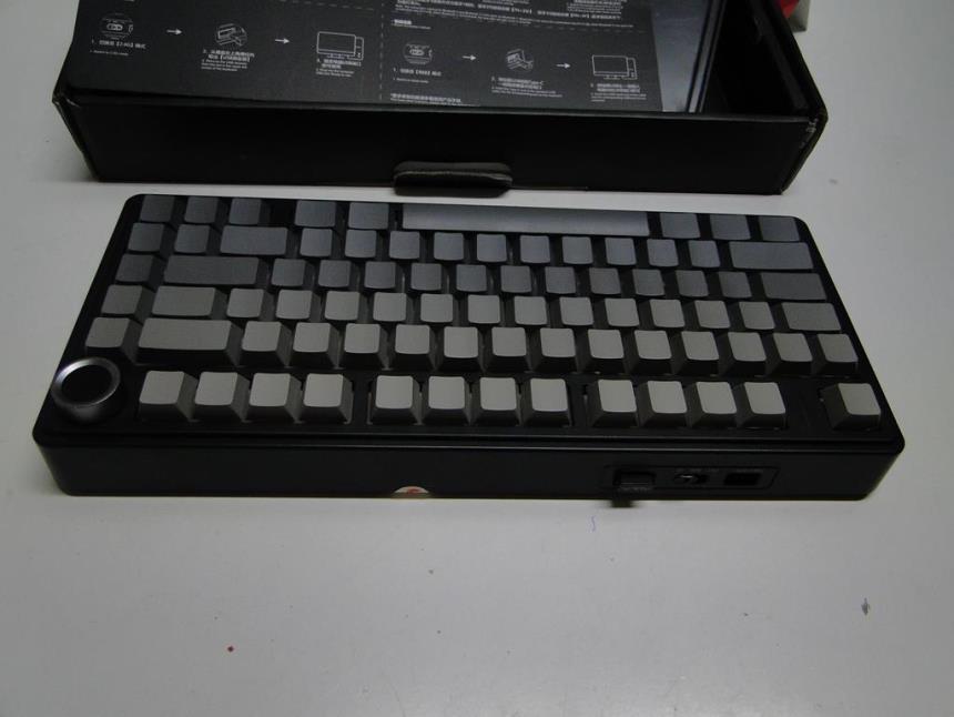 TECLADO MECANICO GAMING CON CAJA