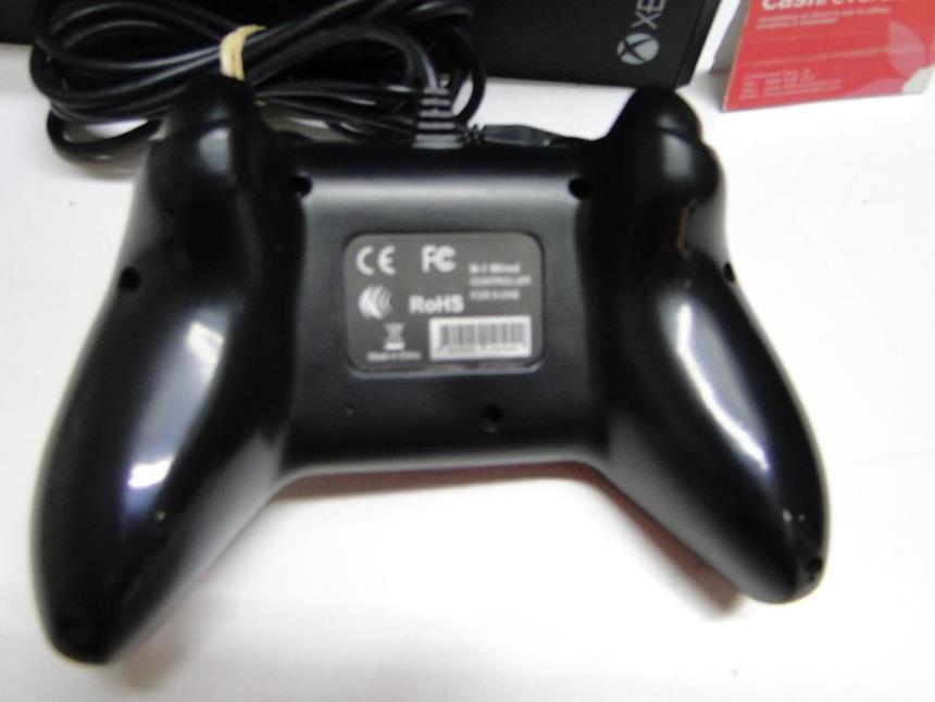 XBOX ONE CON MADO Y CAJA