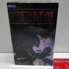 FIGURA PREDATOR CON CAJA