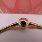 PULSERA CON CAJA ROSA