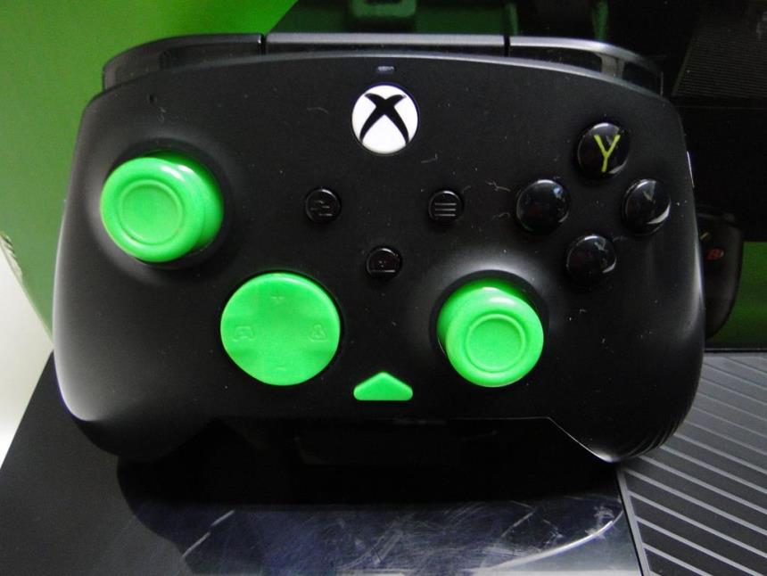 XBOX ONE CON CAJA Y MANDO