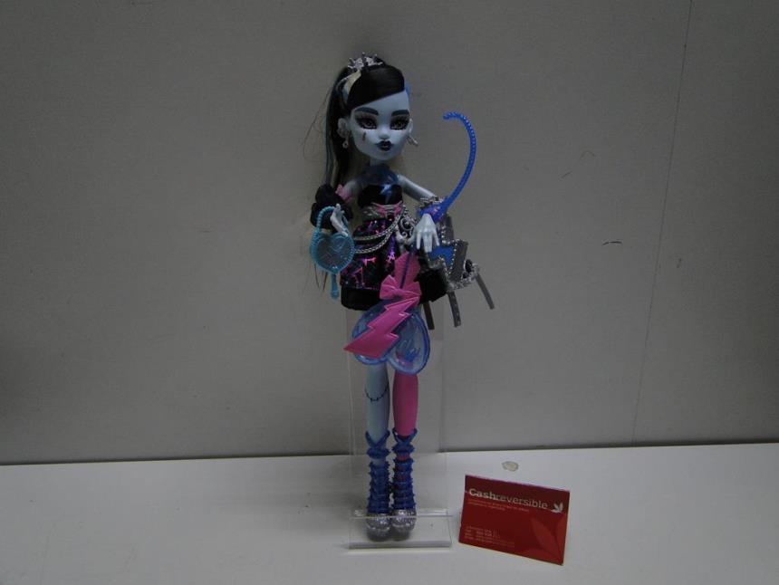 articulos_imagen1_182040-1.jpg FIGURA DE COLECCION MONTER HIGH