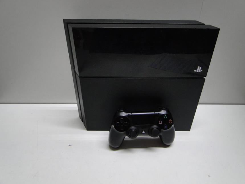 articulos_imagen1_182614.jpg PS4 CON MANDO