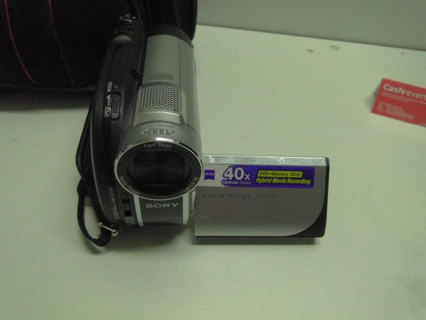 CAMARA VIDEO DVD CON 2 BATERIAS Y FUNDA