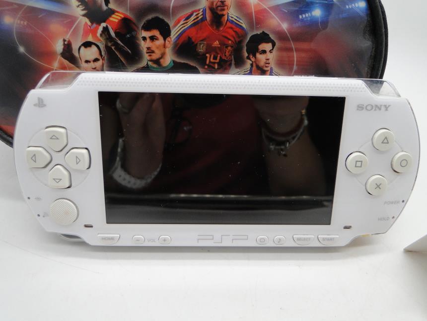 PSP CON CARGADOR
