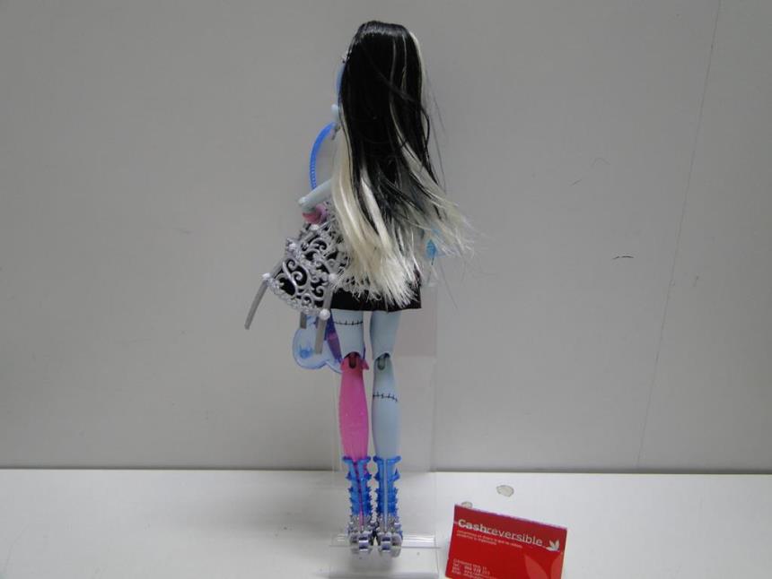 FIGURA DE COLECCION MONTER HIGH