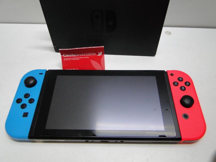 NINTENDO SWITCH *