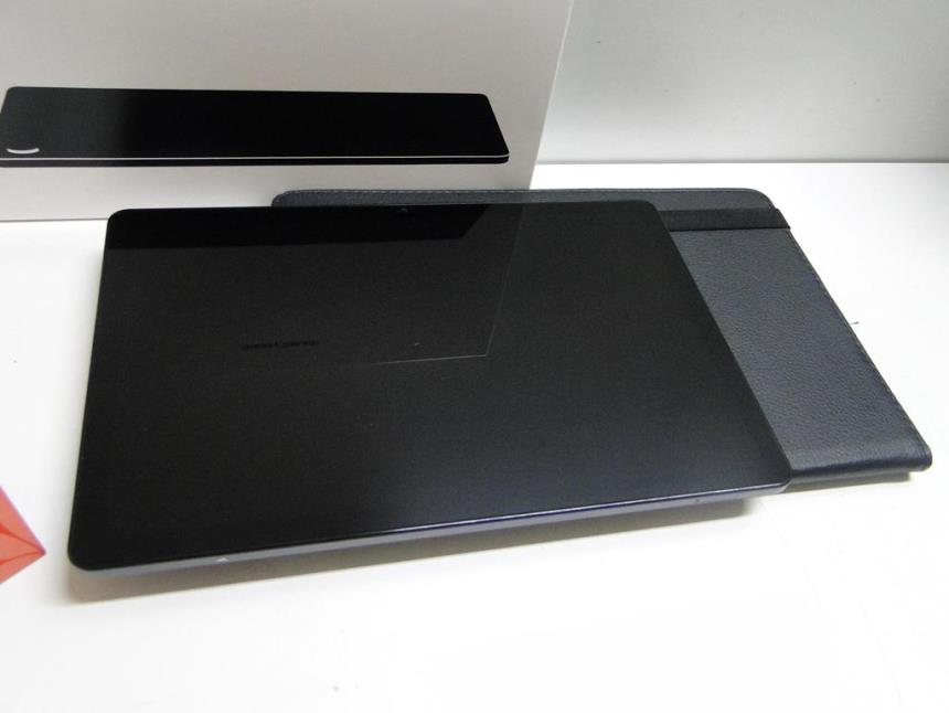 TABLET CON CAJA CON FUNDA