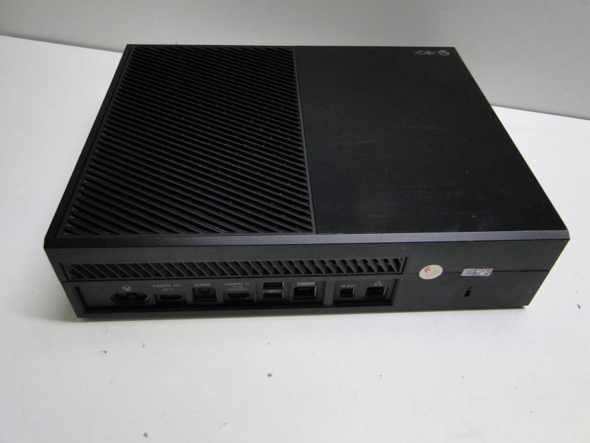 XBOX ONE CON MANDO Y JUEGO
