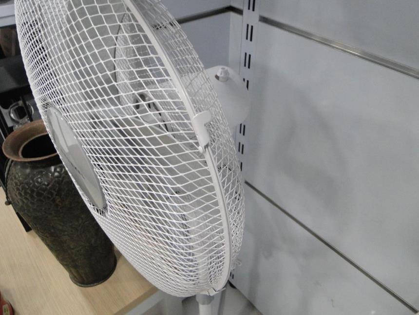 VENTILADOR DE PIE 40CM A ESTRENAR