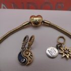 PULSERA DE DISEÑO CON CAJA Y CHARMS