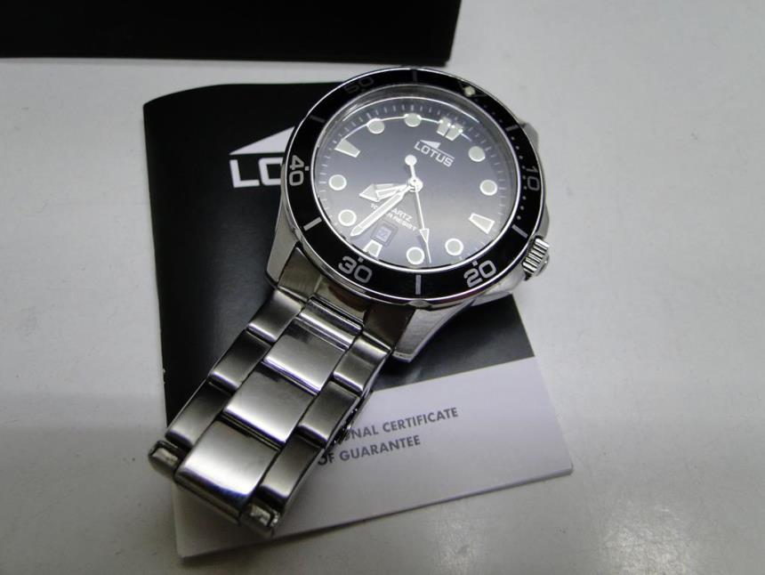 RELOJ CON CAJA SEMINUEVO