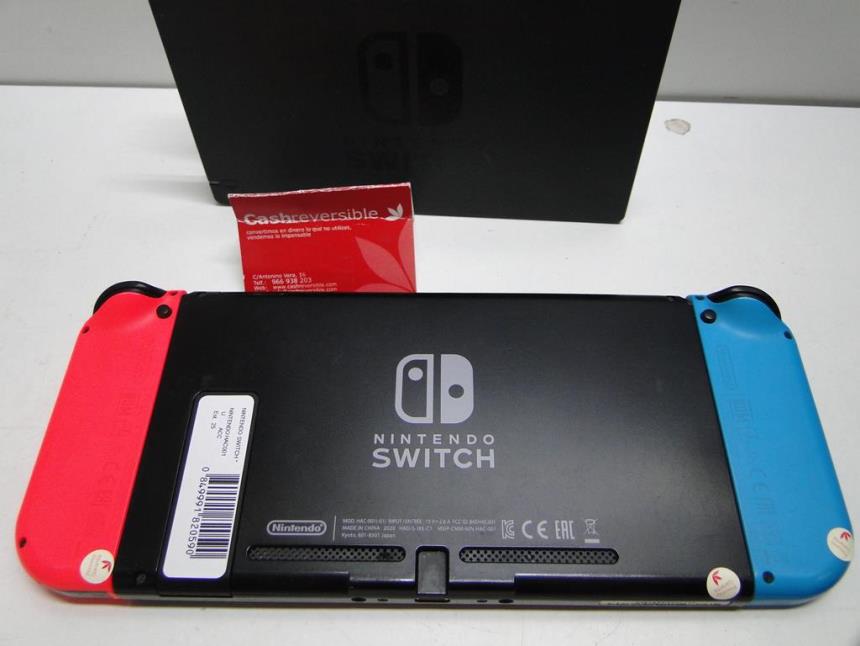 NINTENDO SWITCH *