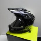 CASCO MOTO CON FUNDA Y CAJA NUEVO