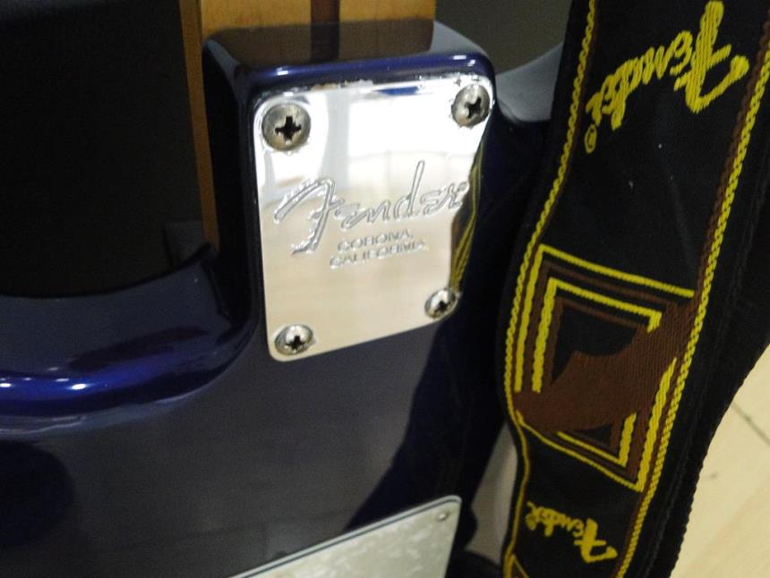 GUITARRA ELECTRICA CON FUNDA