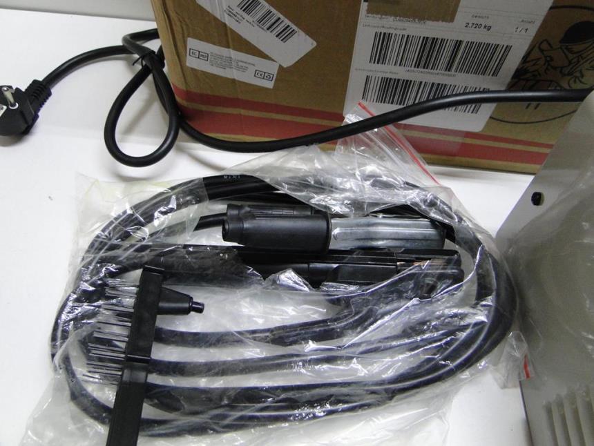 SOLDADOR INVERTER CON CAJA PERFECTO ESTADO
