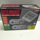 SUPER NINTENDO MINI CON CAJA Y 2 MANDOS PERFECTO ESTADO