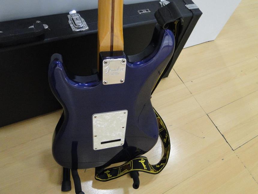 GUITARRA ELECTRICA CON FUNDA
