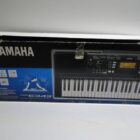 TECLADO MUSICAL CON TRANSFORMADOR Y CAJA SEMINUEVO