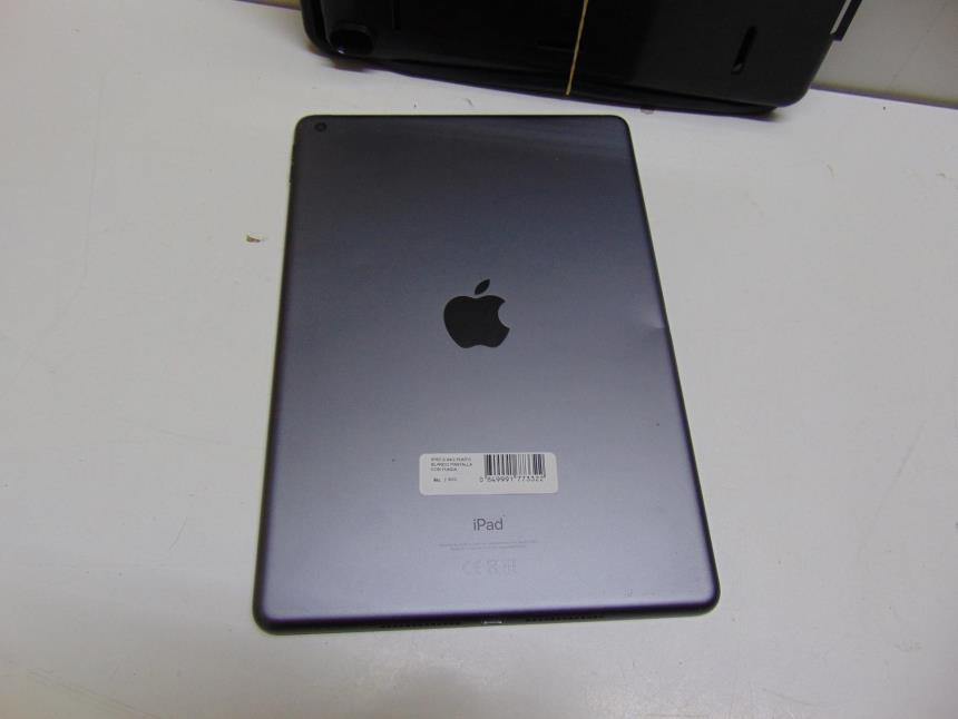 IPAD 9 CON FUNDA *