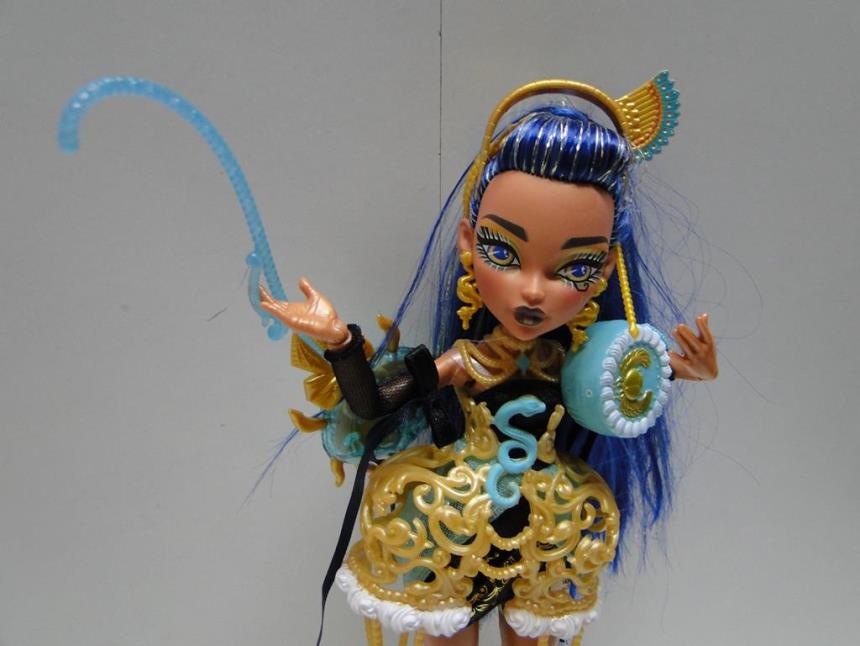 MUÑECA MONSTER HIGH