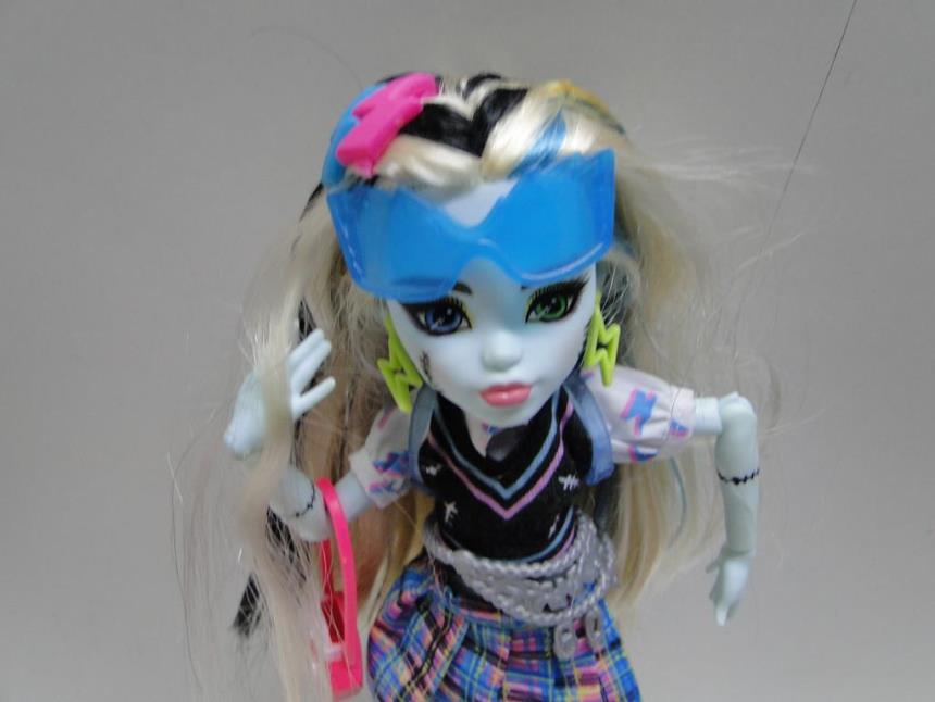 MUÑECA MONSTER HIGH
