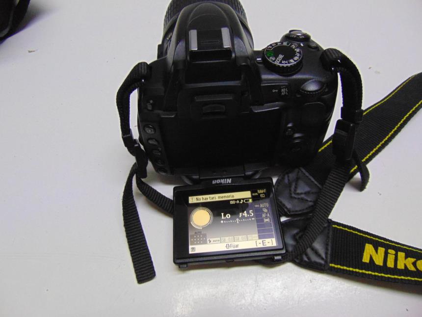 CAMARA FOTOS CON FUNDA Y 18-55MM