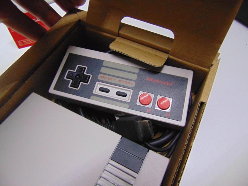 NINTENDO CLASSIC MINI CON CAJA PERFECTO ESTADO