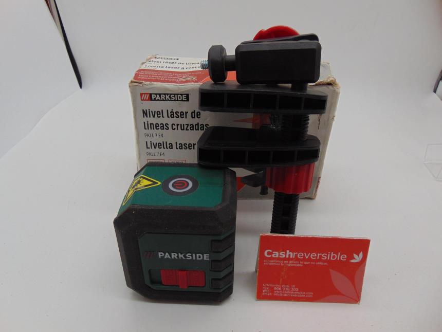articulos_imagen1_180277-2.jpg NIVEL LASER CON CAJA