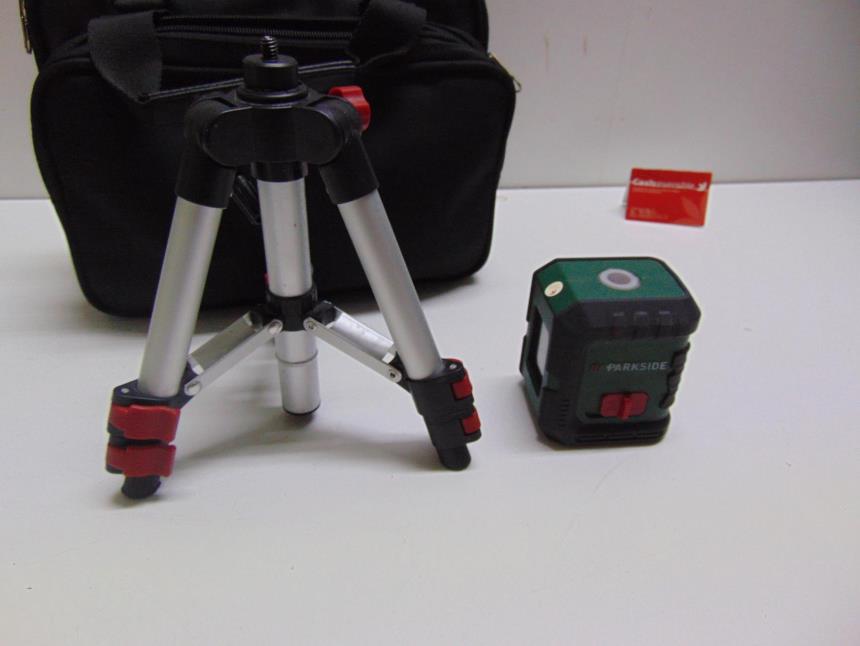 articulos_imagen1_183041-1.jpg NILVEL LASER PARKSIDE CON FUNDA Y TRIPODE