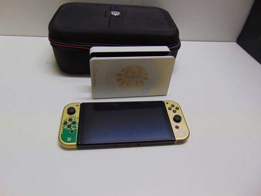 articulos_imagen1_183622-1.jpg NINTENDO SWITCH OLED CON MALETA EDICION ZELDA