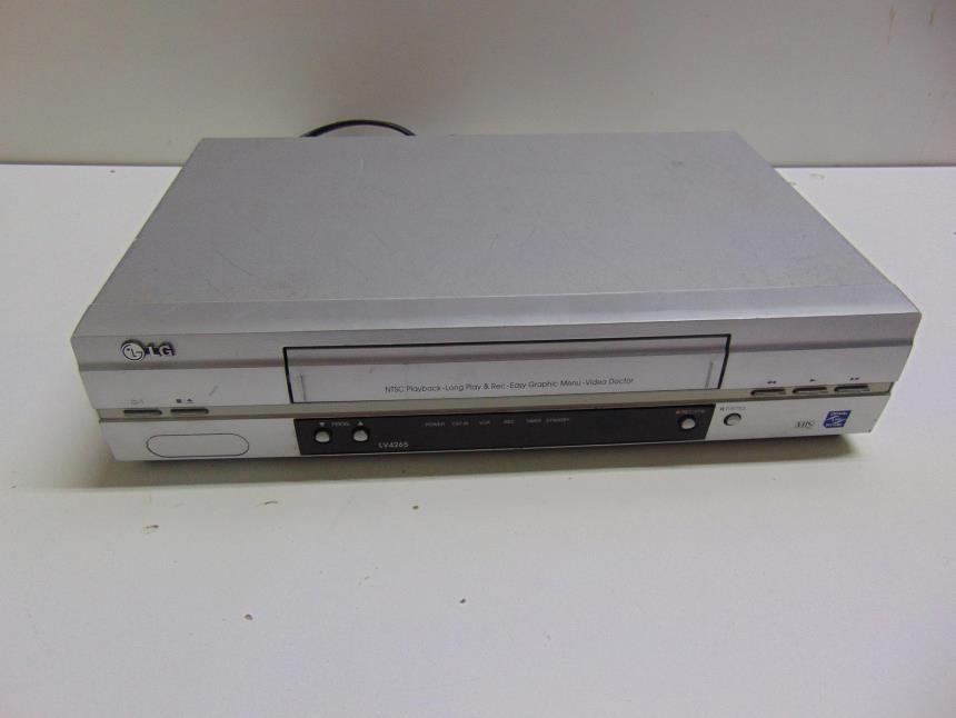articulos_imagen1_183836-1.jpg REPRODUCTOR VHS CON MANDO