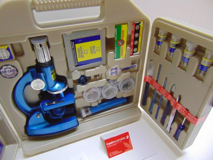 MICROSCOPIO CON MALETA