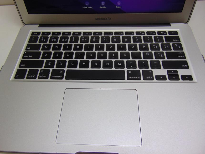 MACBOOK AIR 13 CON FUNDA