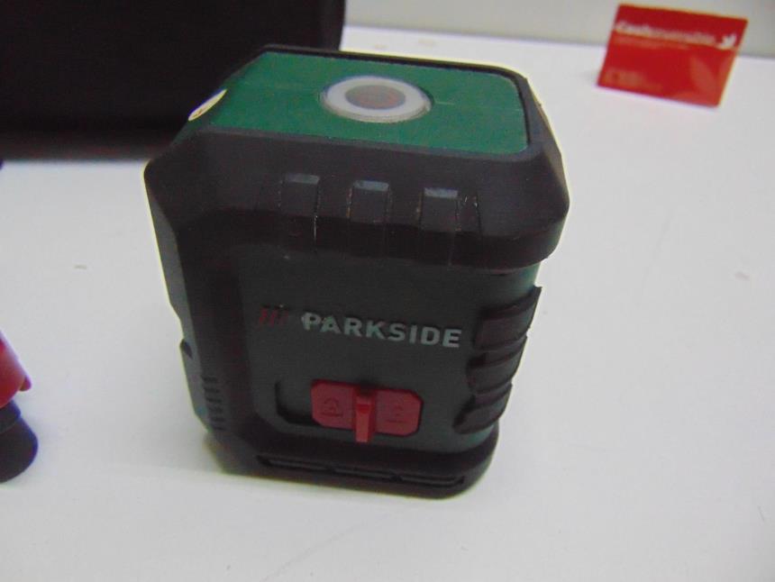 NILVEL LASER PARKSIDE CON FUNDA Y TRIPODE