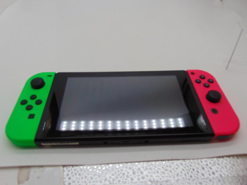 NINTENDO SWITCH ( SIN BASE)