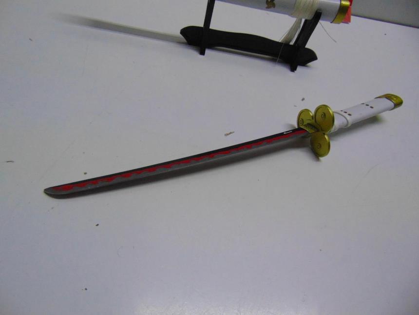 KATANA CON SOPORTE