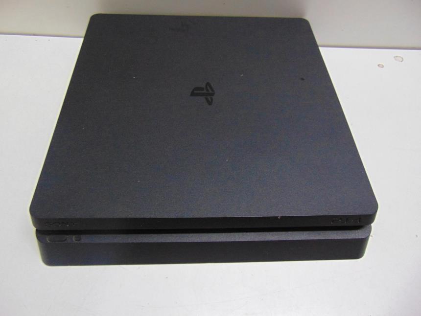 PS4 SLIM CON MANDO *